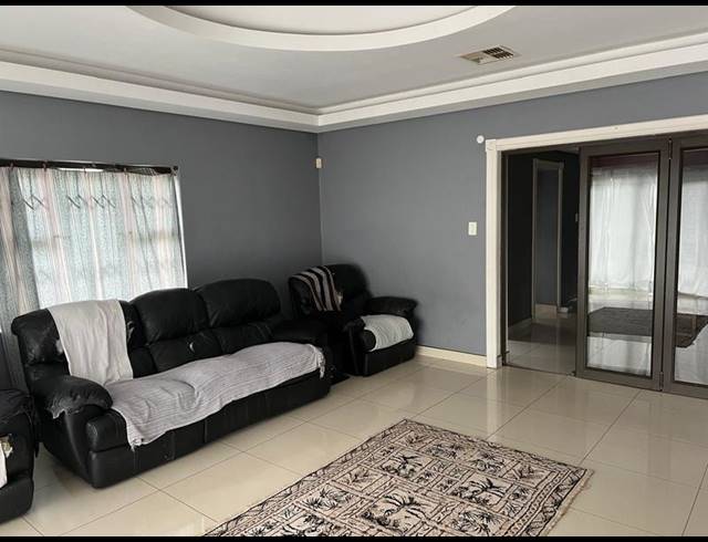 4 BEDROOM HOUSE FOR SALE IN MALVERN